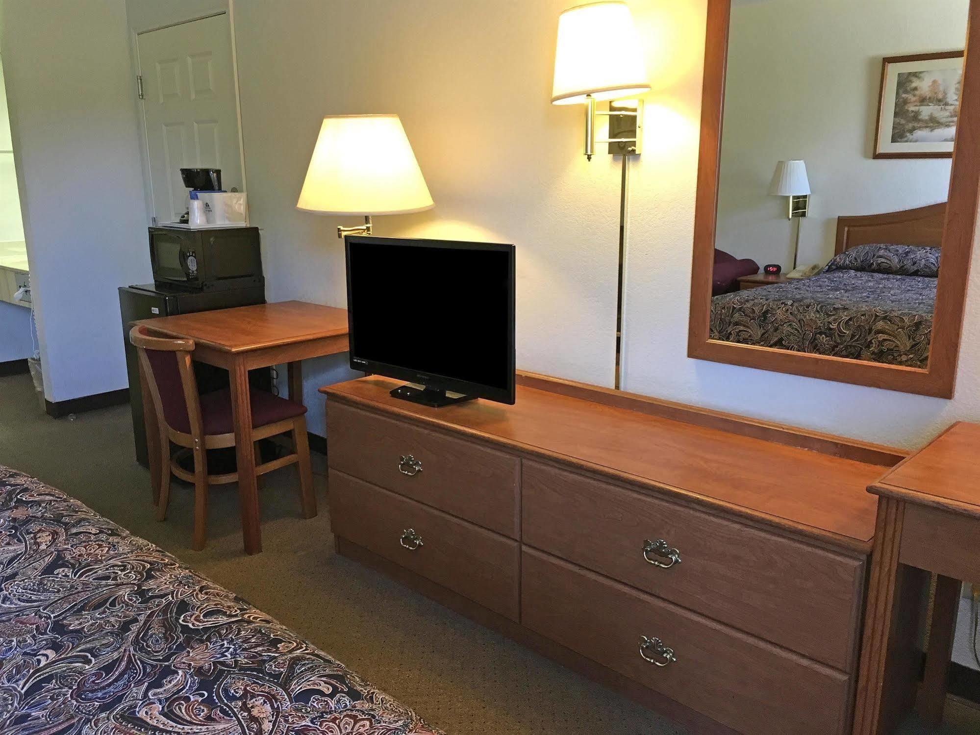 Americas Best Value Inn Smackover Exteriör bild